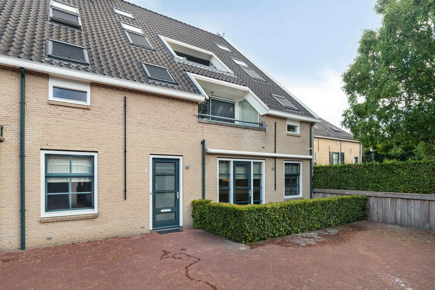 Rental property in Achterweg 5, Poortugaal