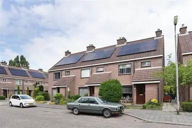 141m2 house to rent for 1410€/month in Tormentil, Nootdorp