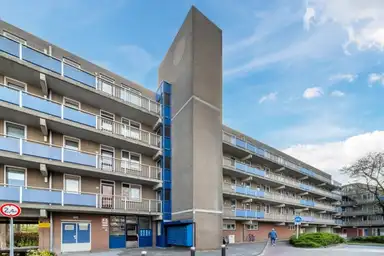 72m2 apartment to rent for 1045€/month in Herenweg 2402, Alphen aan den Rijn
