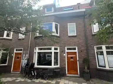 house de 123m2 à louer pour 3000€/mois à Everard Foeckstraat, Utrecht