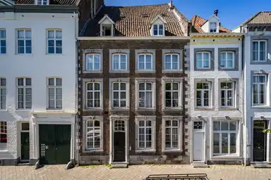 studio de 28m2 à louer pour 1350€/mois à Van Hasseltkade, Maastricht