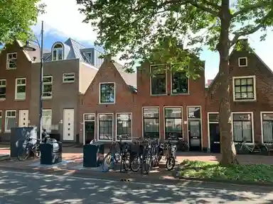 85m2 house te huur voor 2250€/maand in Langegracht, Leiden