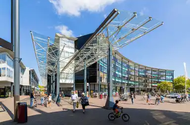 83m2 apartment to rent for 962€/month in Van Eesterenplein 124, Dordrecht