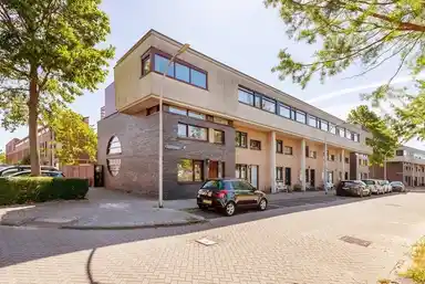 150m2 house to rent for 2750€/month in Zuidpoldersingel 2, Delfgauw