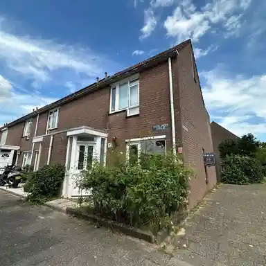 house de 108m2 à louer pour 1950€/mois à Overlanderstraat, Purmerend