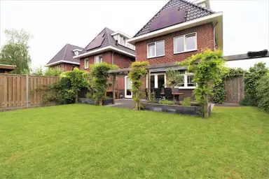 180m2 house to rent for 2535€/month in Benedenrijweg, Rotterdam