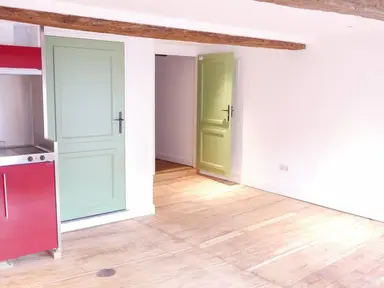 studio de 52m2 à louer pour 1695€/mois à Looiersgracht, Maastricht