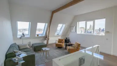 100m2 apartment te huur voor 2375€/maand in Rijnstraat, Leiden