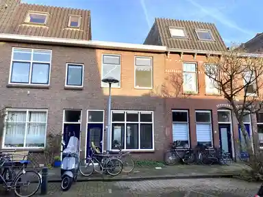 house de 98m2 à louer pour 2395€/mois à Coornhertstraat, Utrecht